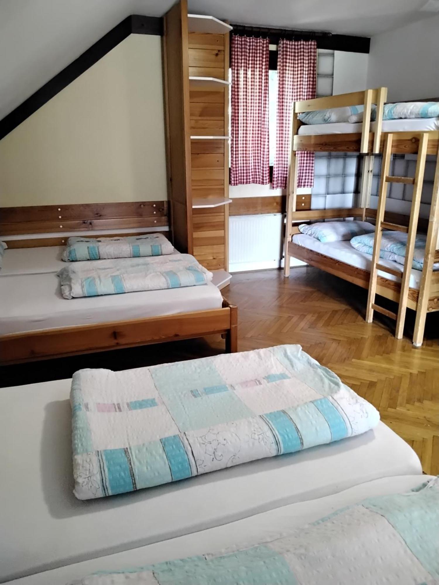 Accommodation And Restaurant Tia Cerklje na Gorenjskem Dış mekan fotoğraf